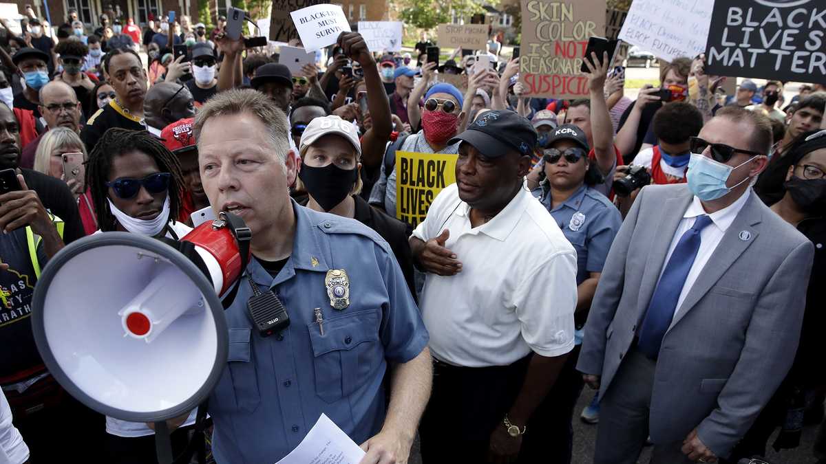Episcopal church pushes for Kansas City police chief's termination