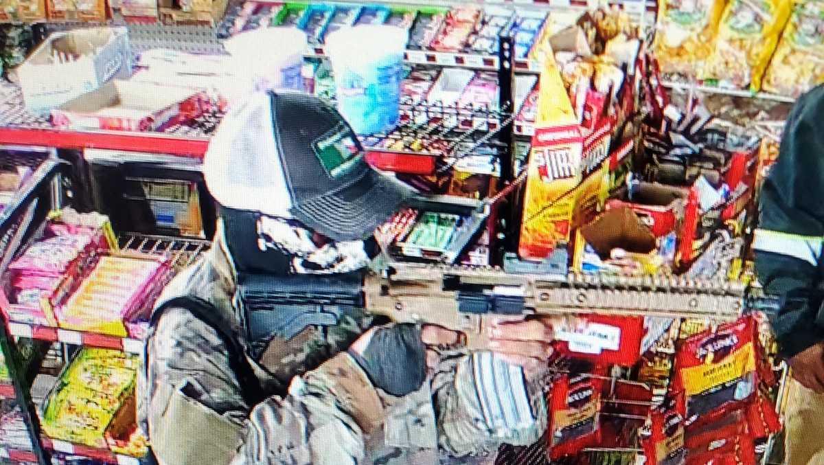 Police search for suspect who robbed OKC store using rifle
