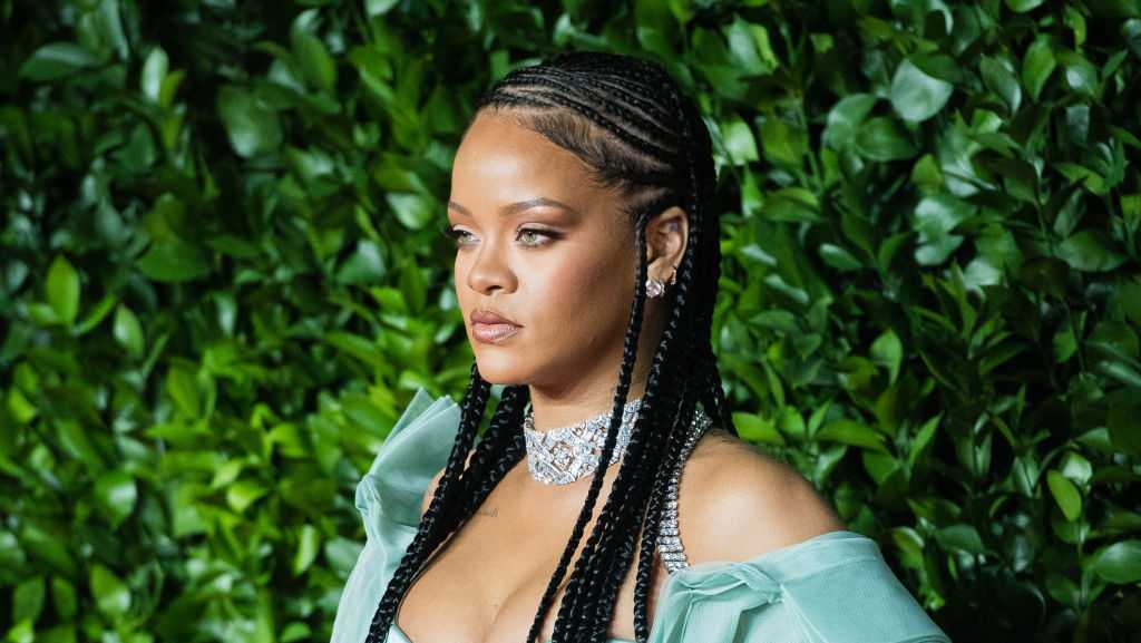 Rihanna Is Now the Richest Female Musician in the World After