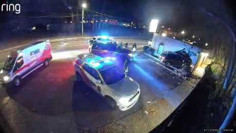 Driver charged with DUI after crashing into building