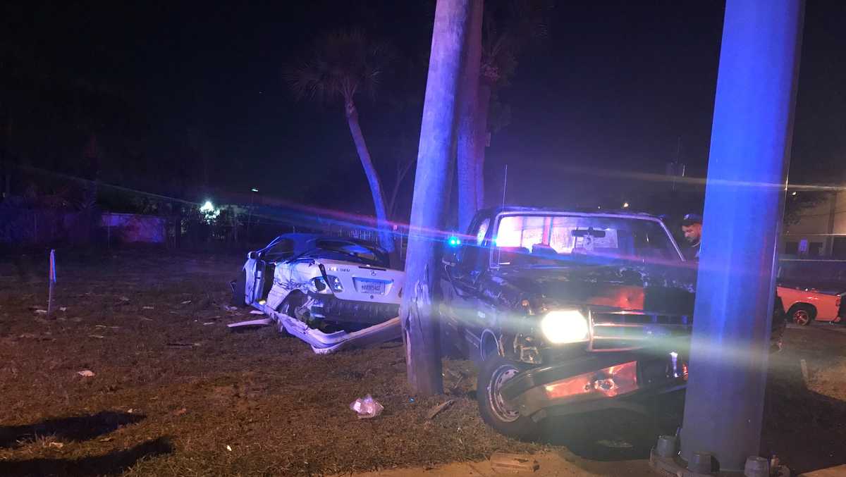 Multiple people injured in fourcar accident, Riviera Beach