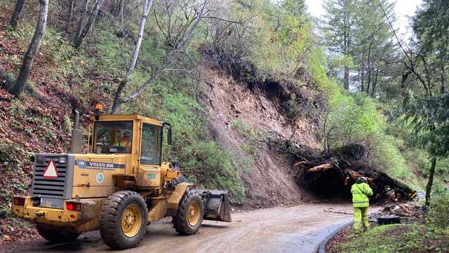 Rain causes more road closures and clean-ups in Santa Cruz County - Vimarsana News