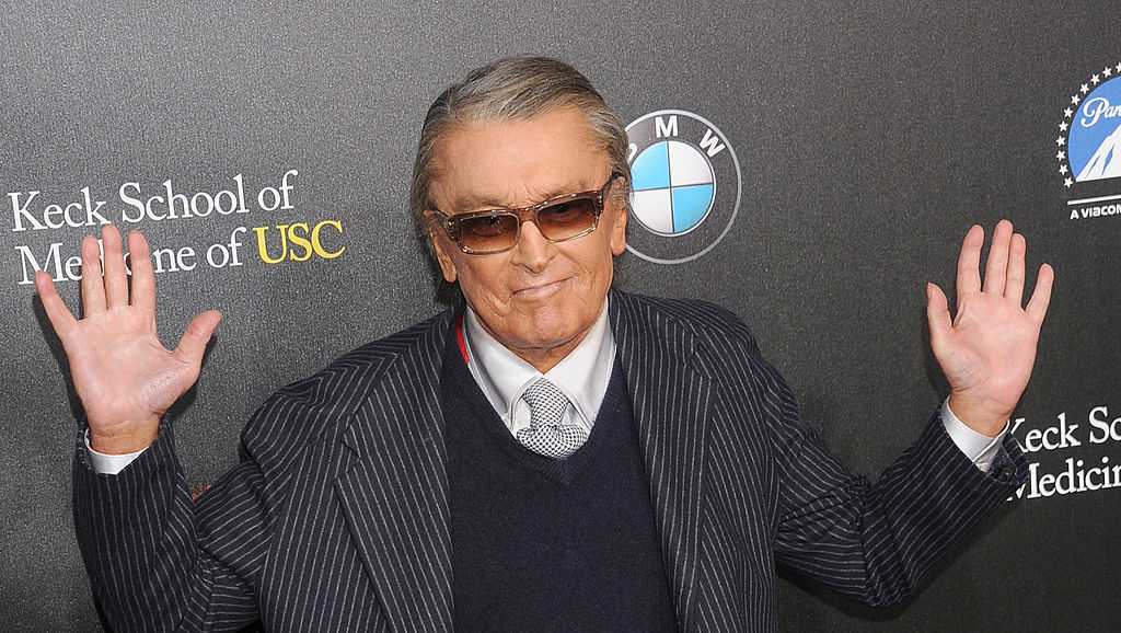 Robert Evans Chinatown And Godfather Producer Dead At 89 