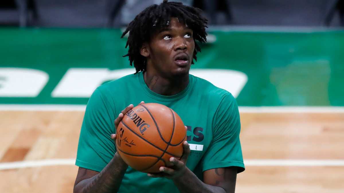 Robert Williams Traveling with Celtics as Recovery Progresses - CLNS Media