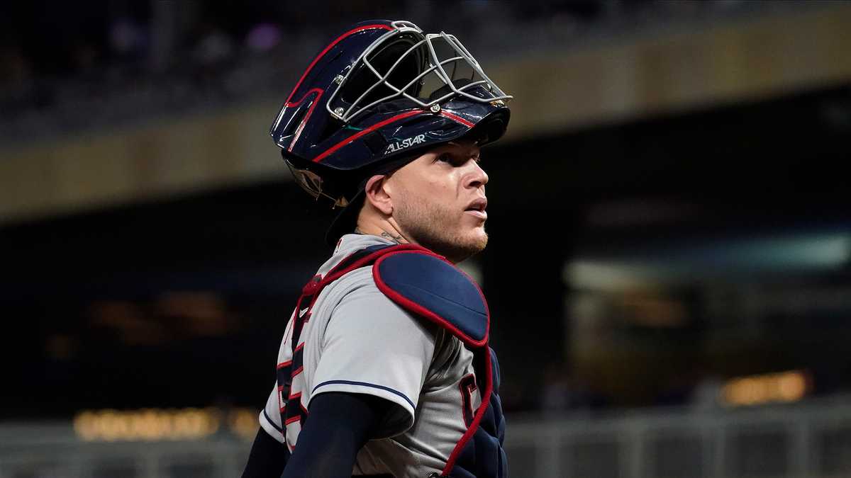 Pirates and Roberto Pérez reach 1year deal