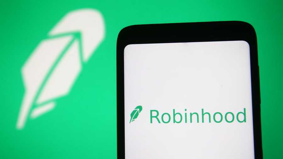 In this photo illustration a Robinhood logo of the company is seen on a mobile phone screen. (Photo Illustration by Pavlo Gonchar/SOPA Images/LightRocket via Getty Images)