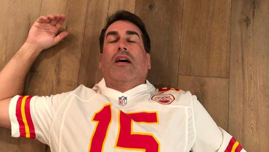 actor chiefs rob riggle sums up how we all feel today actor chiefs rob riggle sums up how we all feel today
