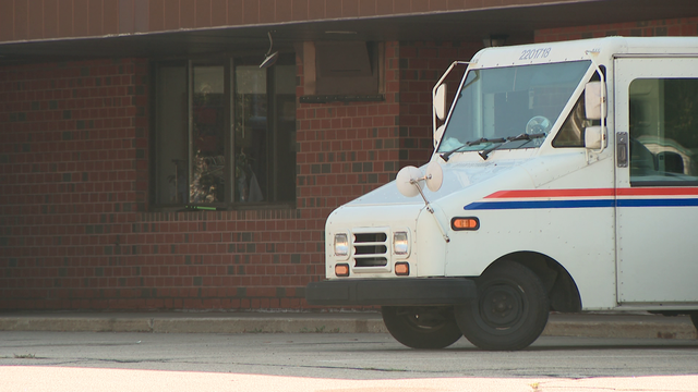 4 sent to hospital after fox attack at Rochester, NH, post office - Vimarsana News