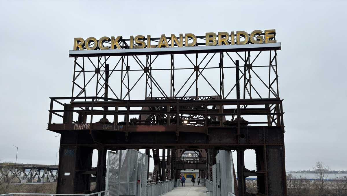 Rock Island Bridge open as first of its kind entertainment area