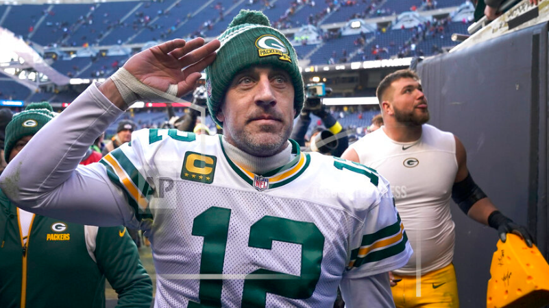 Aaron Rodgers: Packers 'digging their heels in' on Jets trade