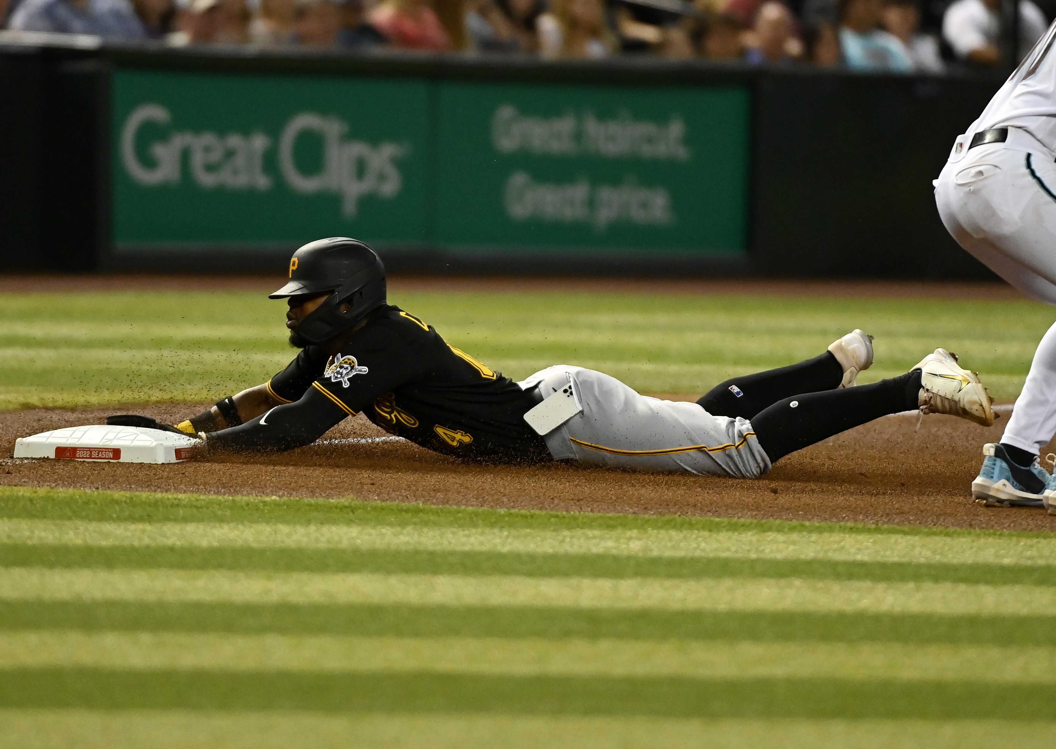 Oneil Cruz of the Pittsburgh Pirates in action against the Chicago  Nieuwsfoto's - Getty Images