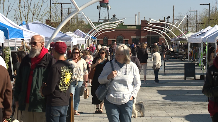 Rogers Art Market holds eclipse-themed celebration - Vimarsana News
