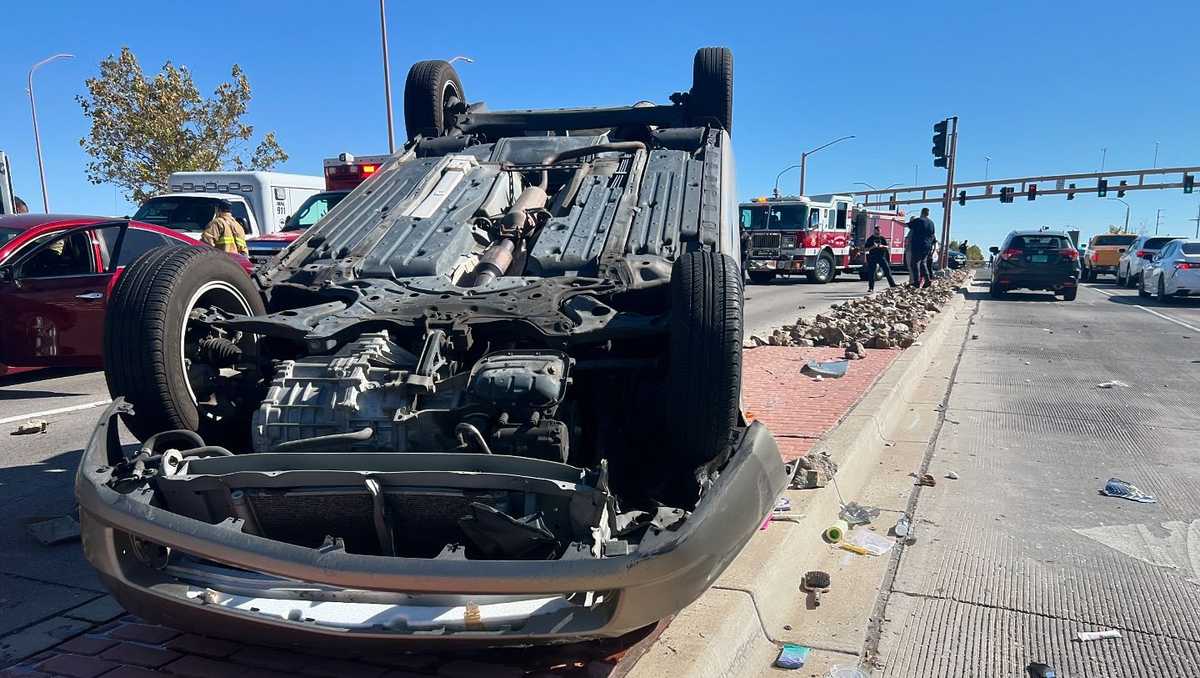 3 hospitalized after rollover crash in Albuquerque