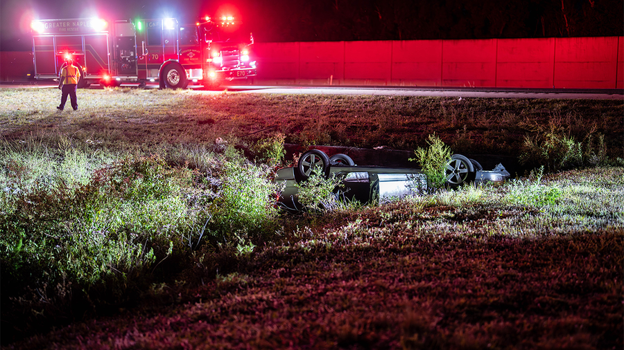 I-75 rollover crash leaves 1 person seriously injured in Collier County