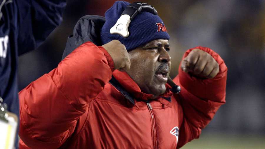 New England Patriots defensive coordinator Romeo Crennel signals from the sideline during the AFC championship game against the Pittsburgh Steelers Sunday, Jan. 23, 2005 in Pittsburgh.