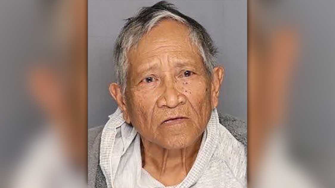 79 Year Old Man Hits Officer With Vehicle Stockton Police Say 7368