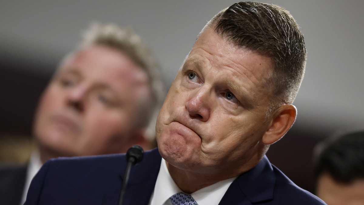Secret Service should have watched roof used by Trump rally shooter ...