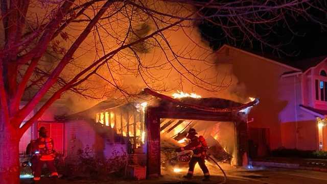2 injured in garage fire in Foothill Junction neighborhood in Roseville - Vimarsana News
