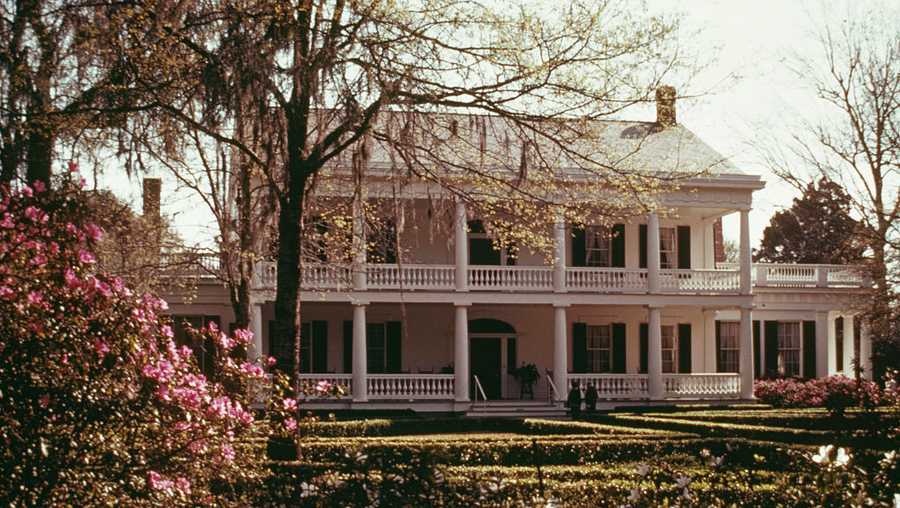 The Rosedown Plantation in St. Francisville, Louisiana, USA, circa 1960.