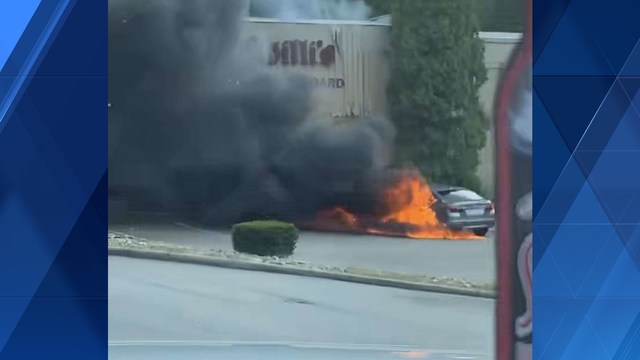 Ross Township car fire spreads to Willi's Ski and Board shop - Vimarsana News