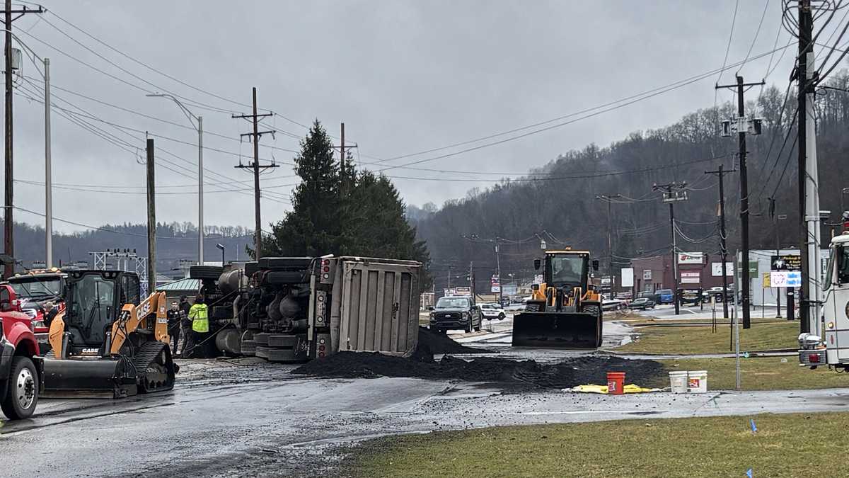 Pennsylvania crash closes Route 286 in Plum