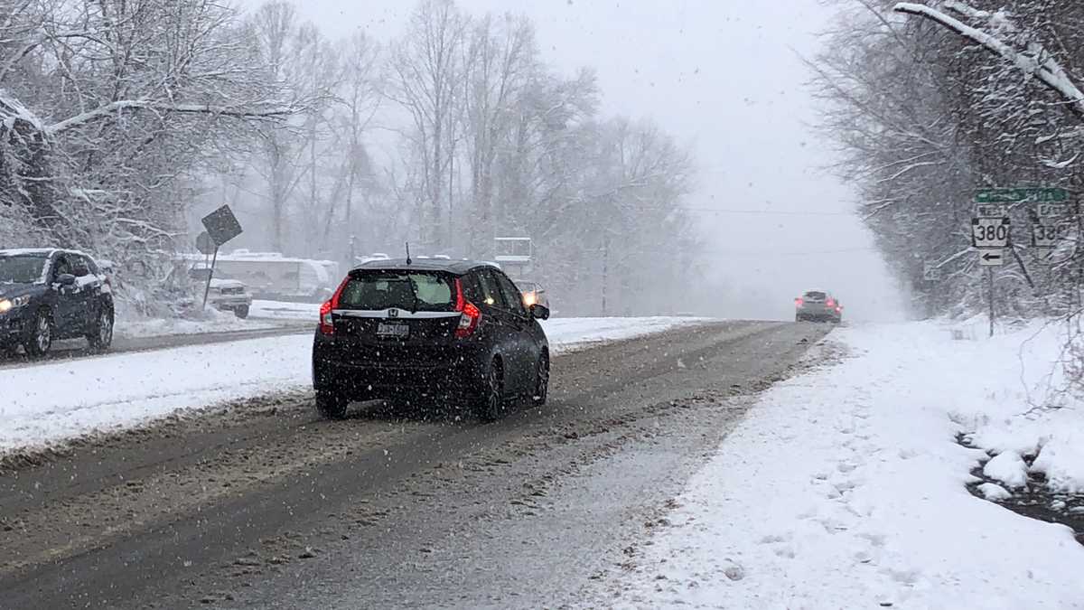 Winter returns! Snow slows down commutes, closes some schools