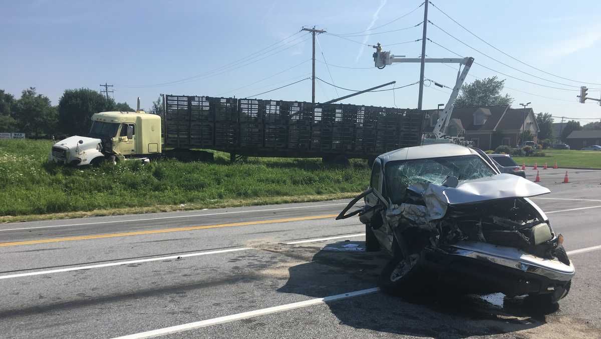 UPDATE: Man dies at hospital after crash involving tractor-trailer ...