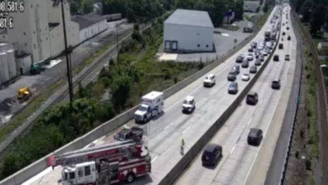 Tractor-trailer fire closes part of 581 - Vimarsana News