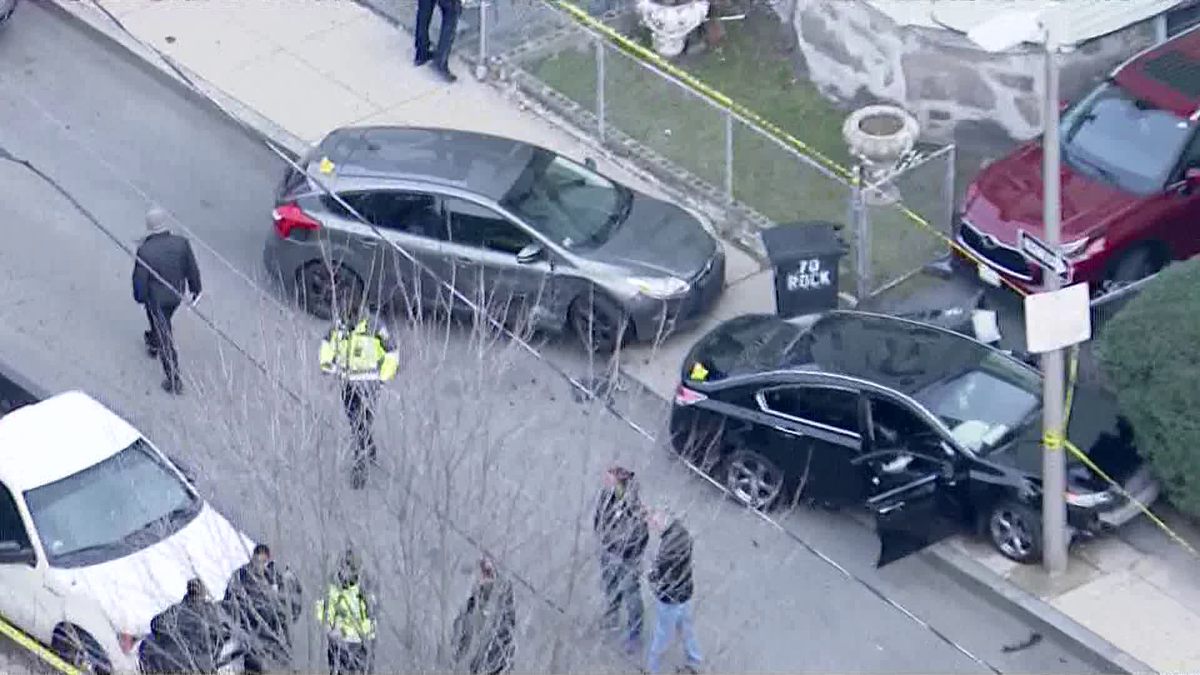 1 person wounded when car targeted by gunfire in Roxbury