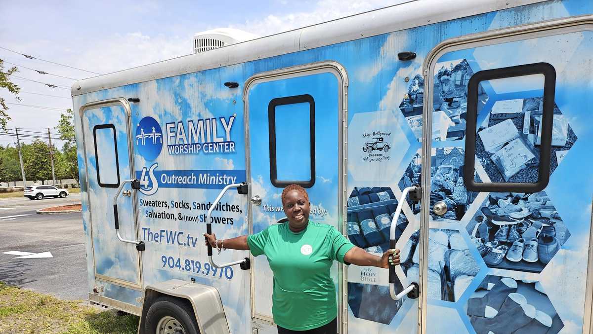 Florida non-profit gets new mobile shower for community