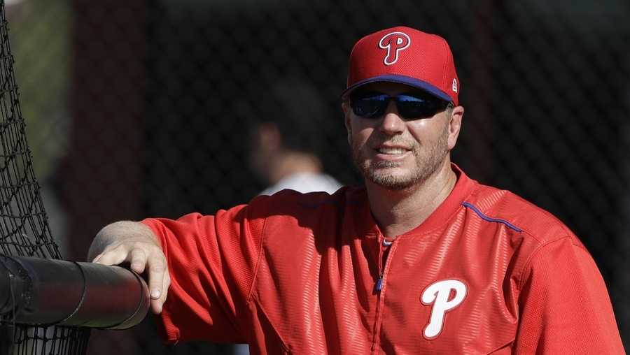 Roy Halladay: Family 'heartbroken' after death; public memorial Tuesday