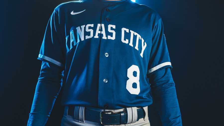 Kansas City Royals show off updated uniforms