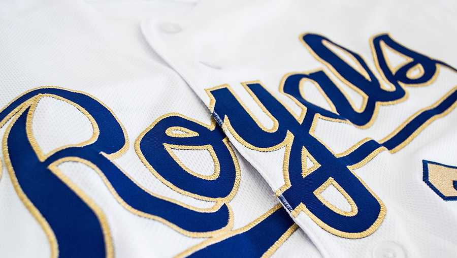 Royals revise gold-thread jerseys for 2017