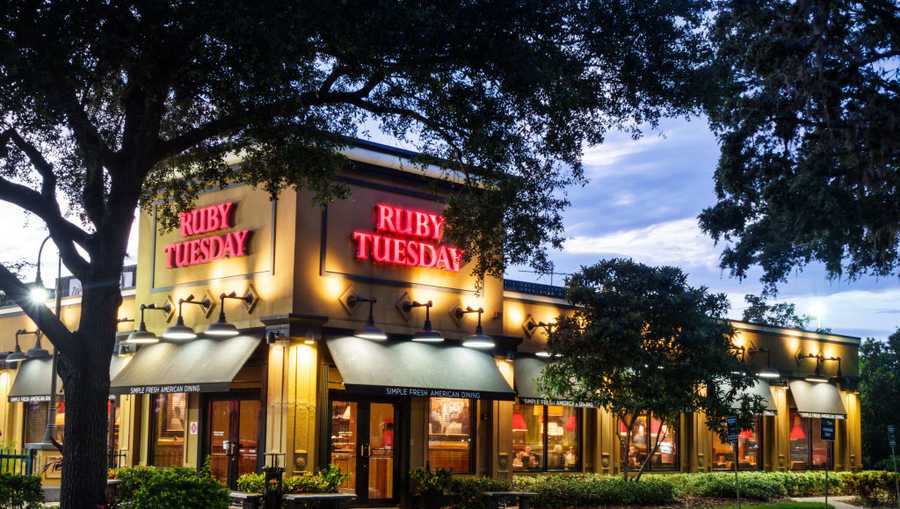 The exterior of Ruby Tuesday location at dusk.