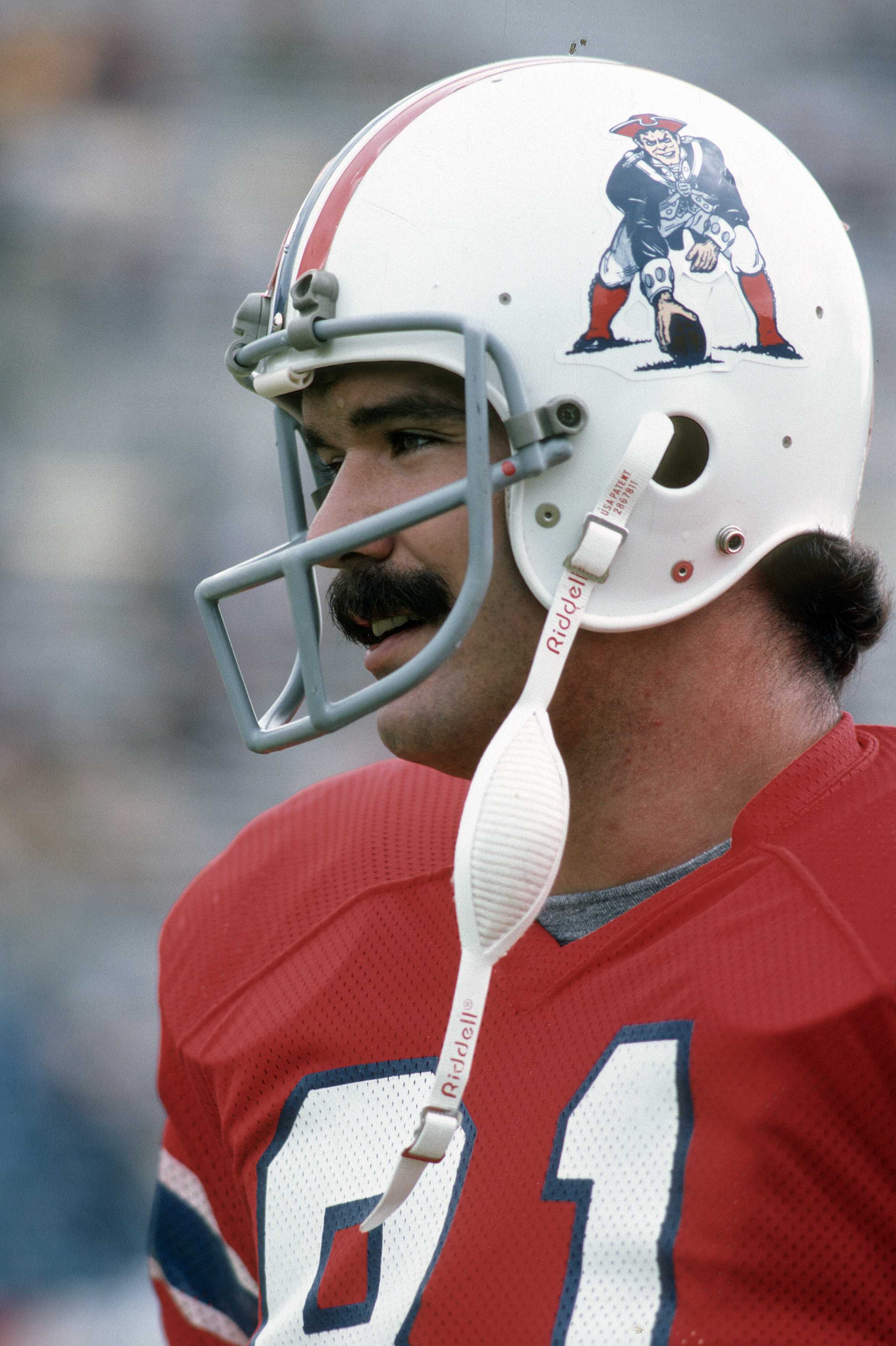 Former NFL player Russ Francis dies in New York plane crash