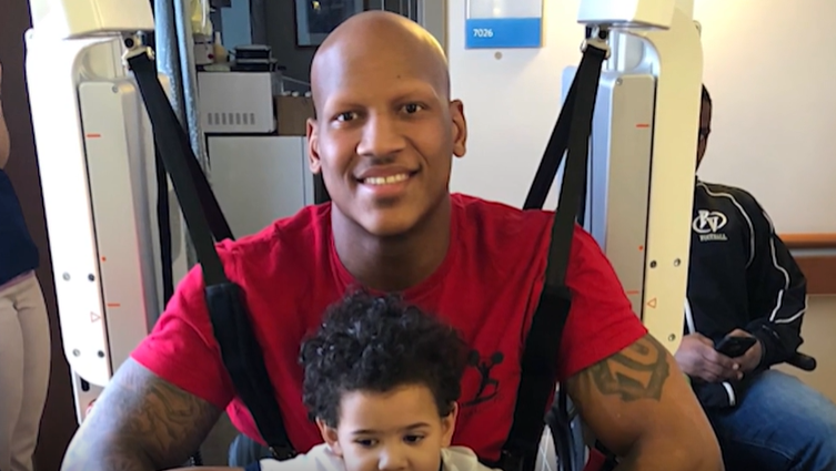 Shazier reunites with medical team 8 years after spinal cord injury in Cincinnati