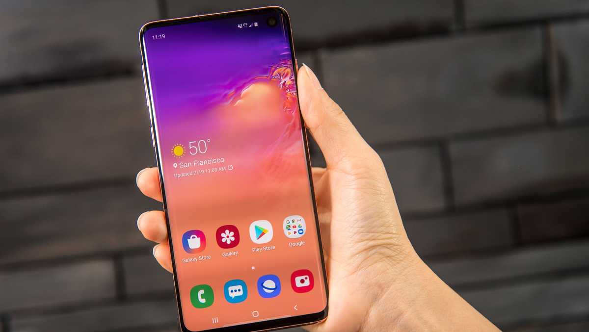 Samsung warns Galaxy S10 and Note 10 users to remove screen protectors over security concerns - KCCI Des Moines thumbnail