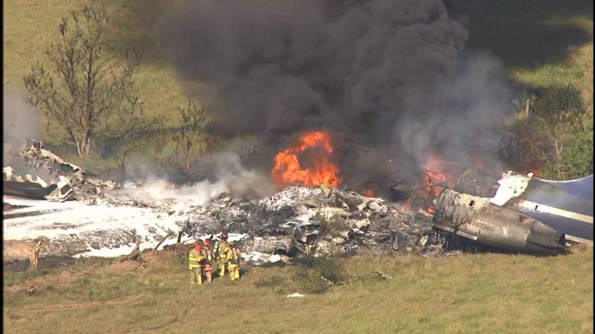 More than 20 people safely escape after plane crashes outside Houston