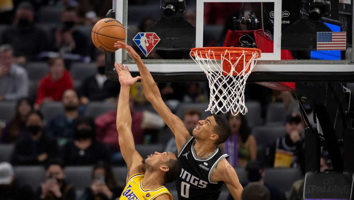 Sacramento Kings fend off Lakers in 125-116 win