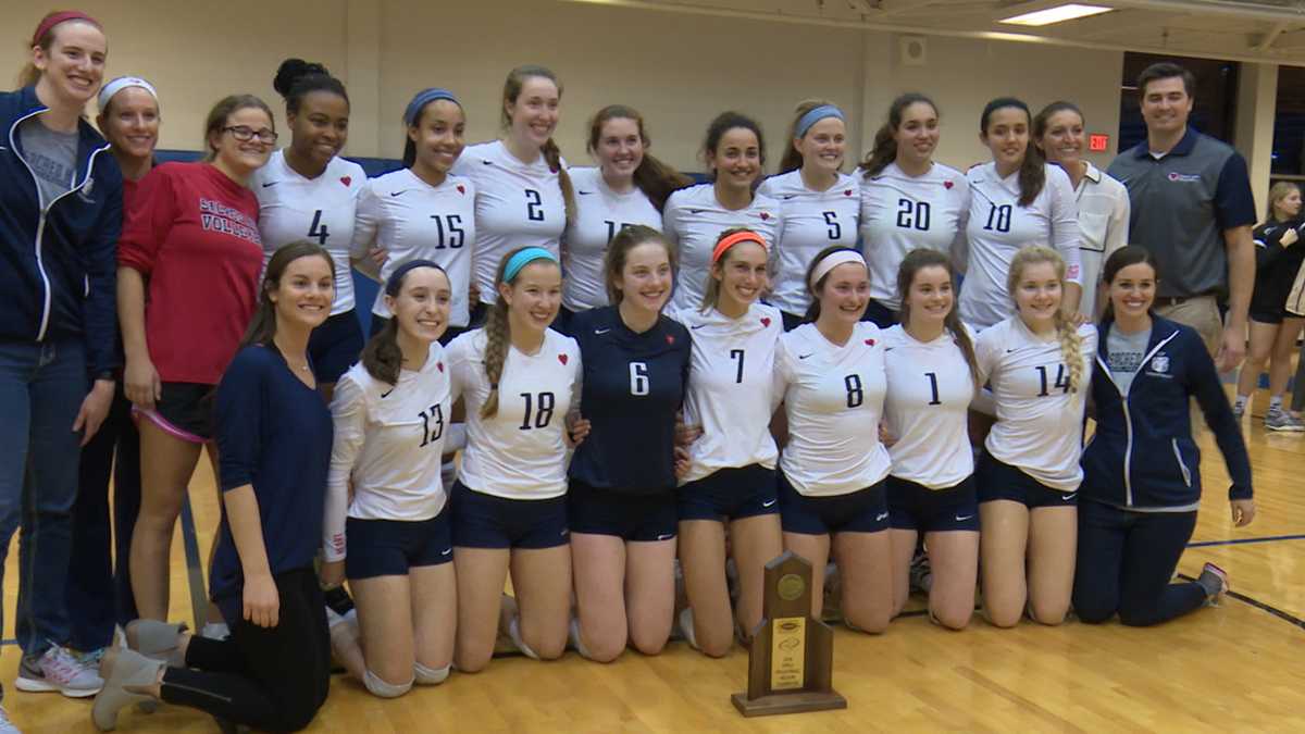 Sacred Heart volleyball beats Assumption for 7th Region Title