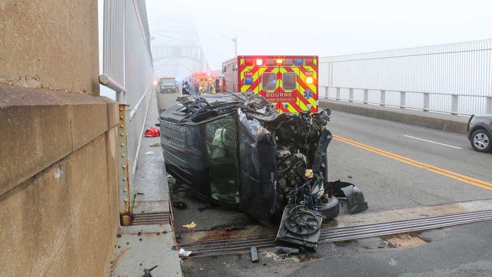 5 vehicles involved in headon crash on Sagamore Bridge