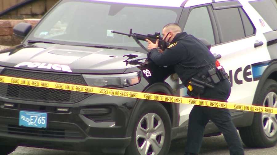 SWAT team called in to help search for man with rifle near Salem Walmart