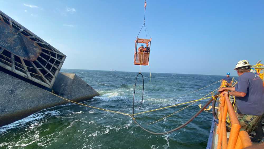 Salvage crews start removing fuel from capsized Seacor Power lift boat - Vimarsana News