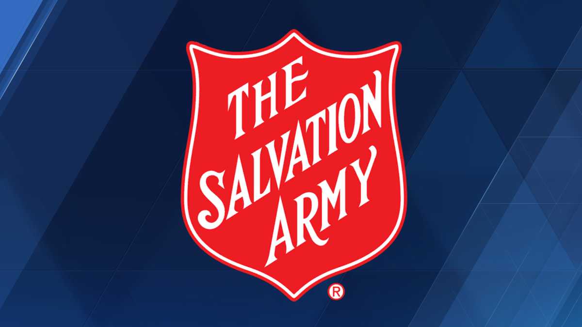 'There's a bigger need this year': Crews assemble Salvation Army Tree ...