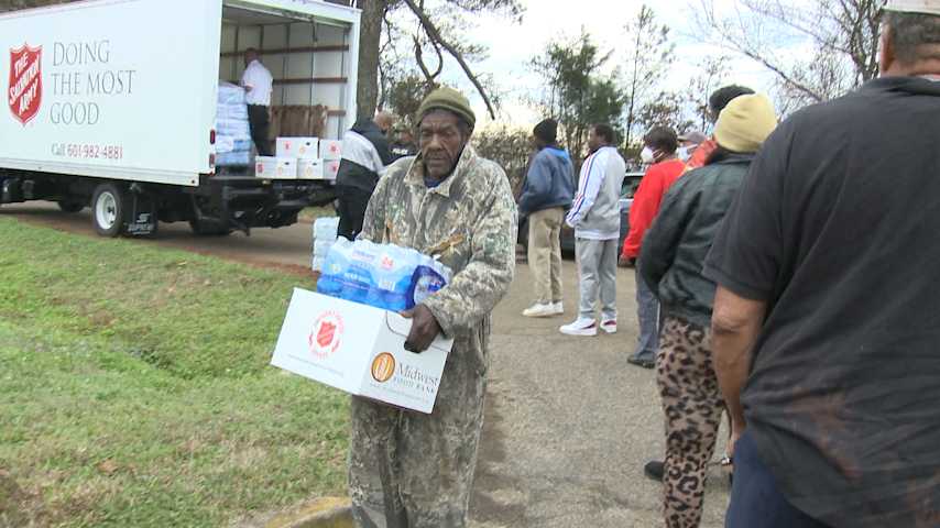 Salvation Army distributes food and water during crisis - WAPT Jackson