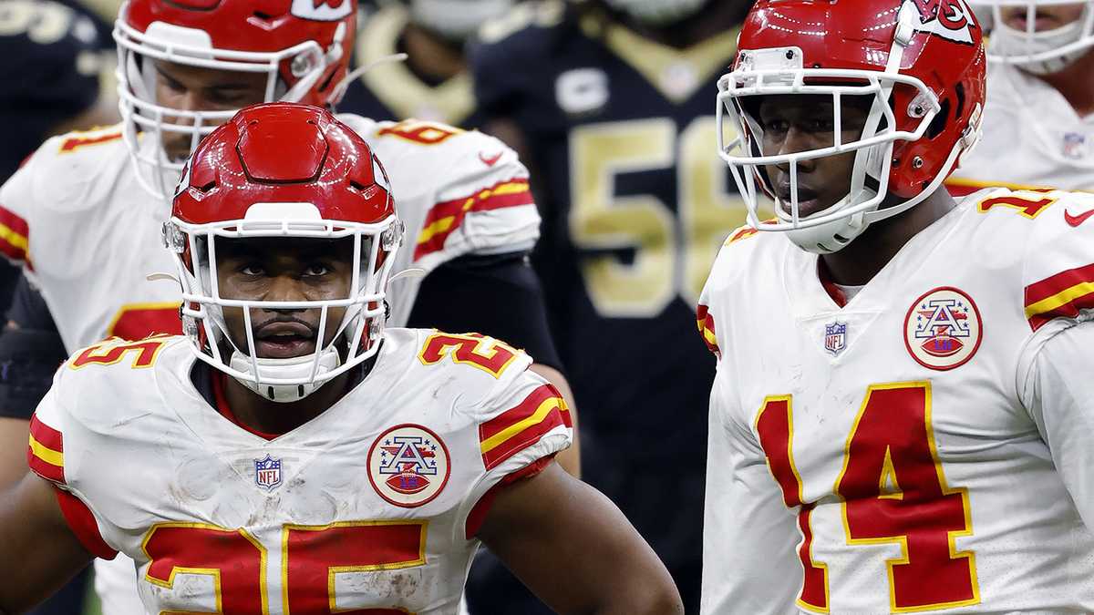 Kansas City Chiefs cornerback Chris Lammons during warmups before