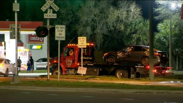 Car hit by train in Sanford - Vimarsana News