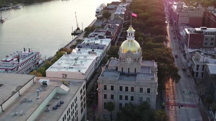 Bird's eye view of Savannah's City Hall