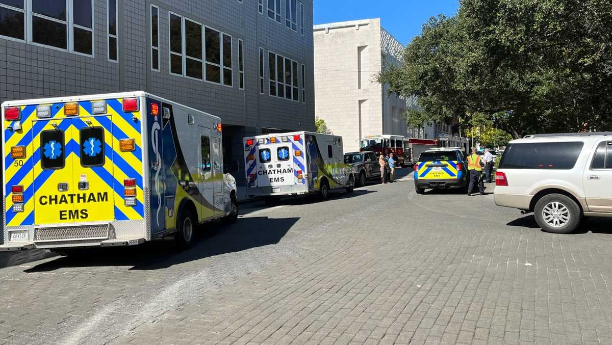 Savannah: 2 women taken to the hospital after being hit by car - WJCL