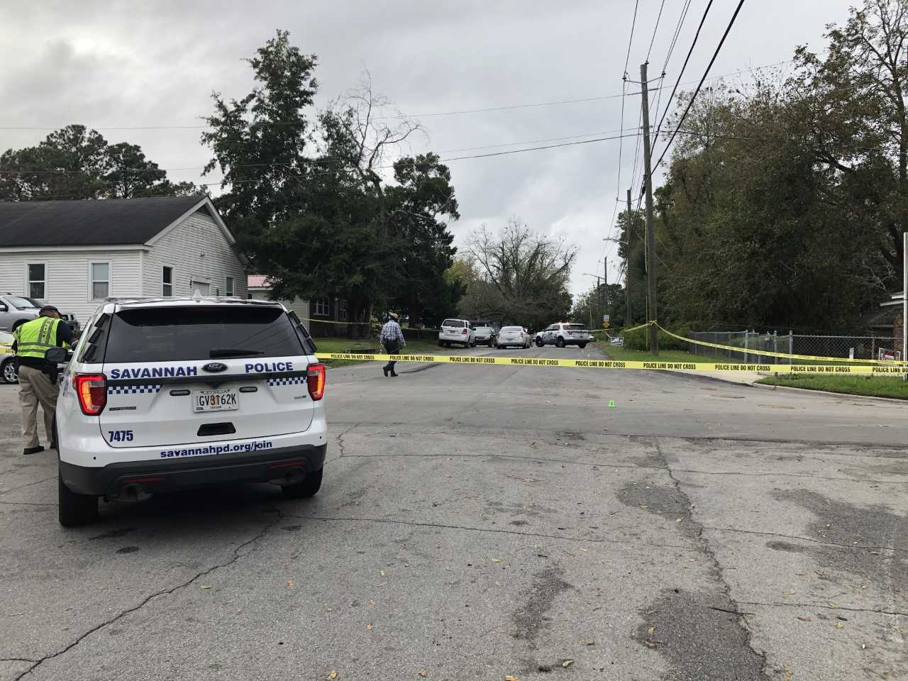 Police investigating after daytime shooting in Savannah sends woman to ...